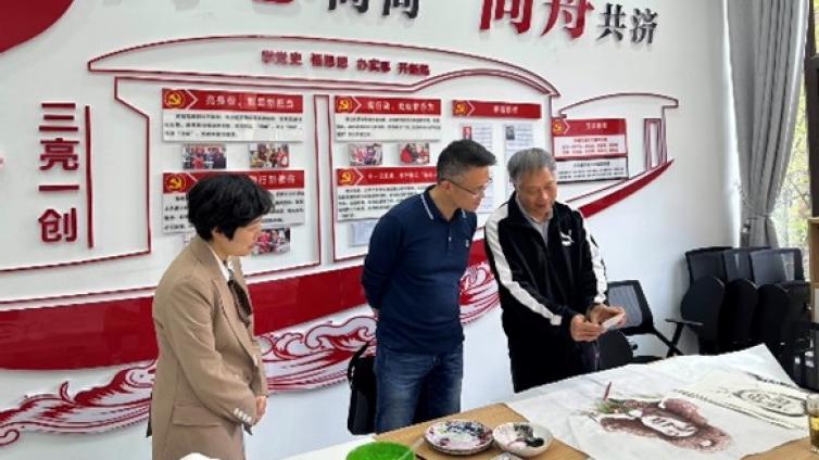 【社区教育 】学校领导到平浪镇平坝村、文峰街道考察调研